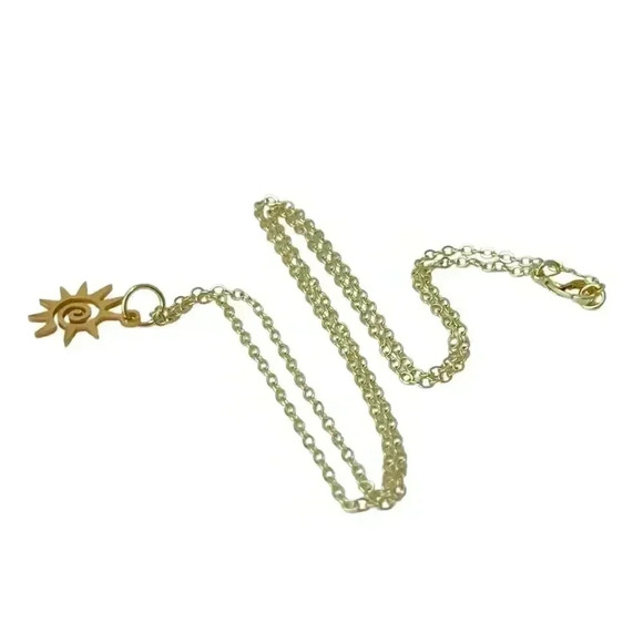 Gold sun necklace, dainty minimalist sunshine jewelry - Picture 4 of 12